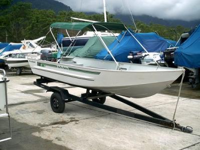 Barco Levefort  com Motor Yamaha 25 HP