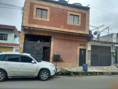 Casa decorada com fino acabamento. Dois quartos, sendo uma suíte. Em Parque Flora, Nova Iguaçu
