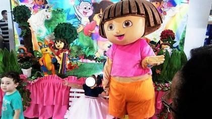 Dora Aventureira cover personagens vivos Festa Infantil