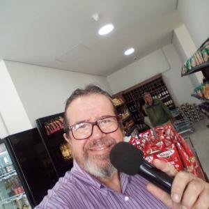 locutor  porta da loja, papai noel frente de loja, óticas