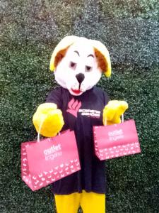 personagem pet para entrega de brindes em feiras de negócios